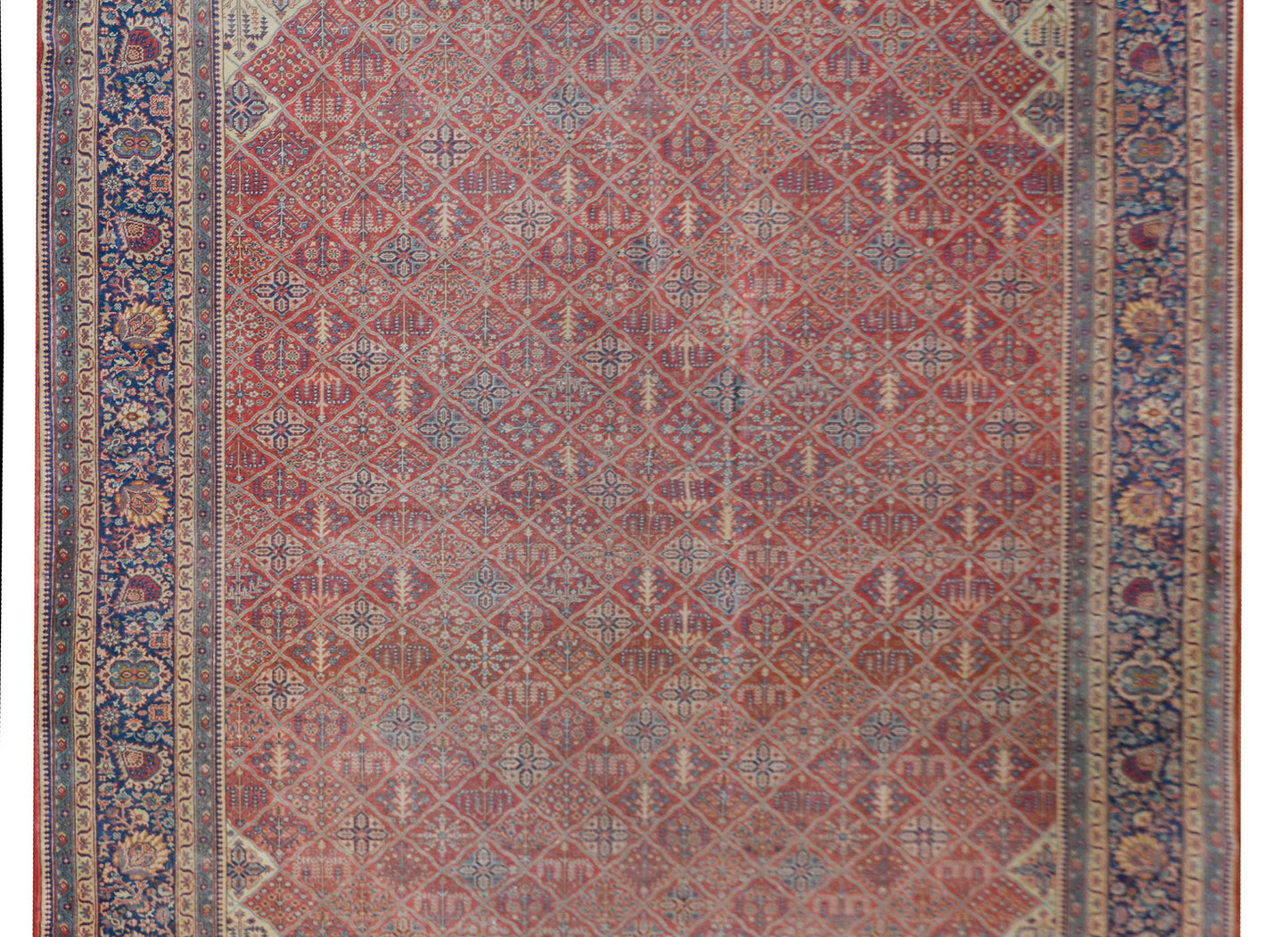 Early 20th Century Turkish Sivas Rug For Sale