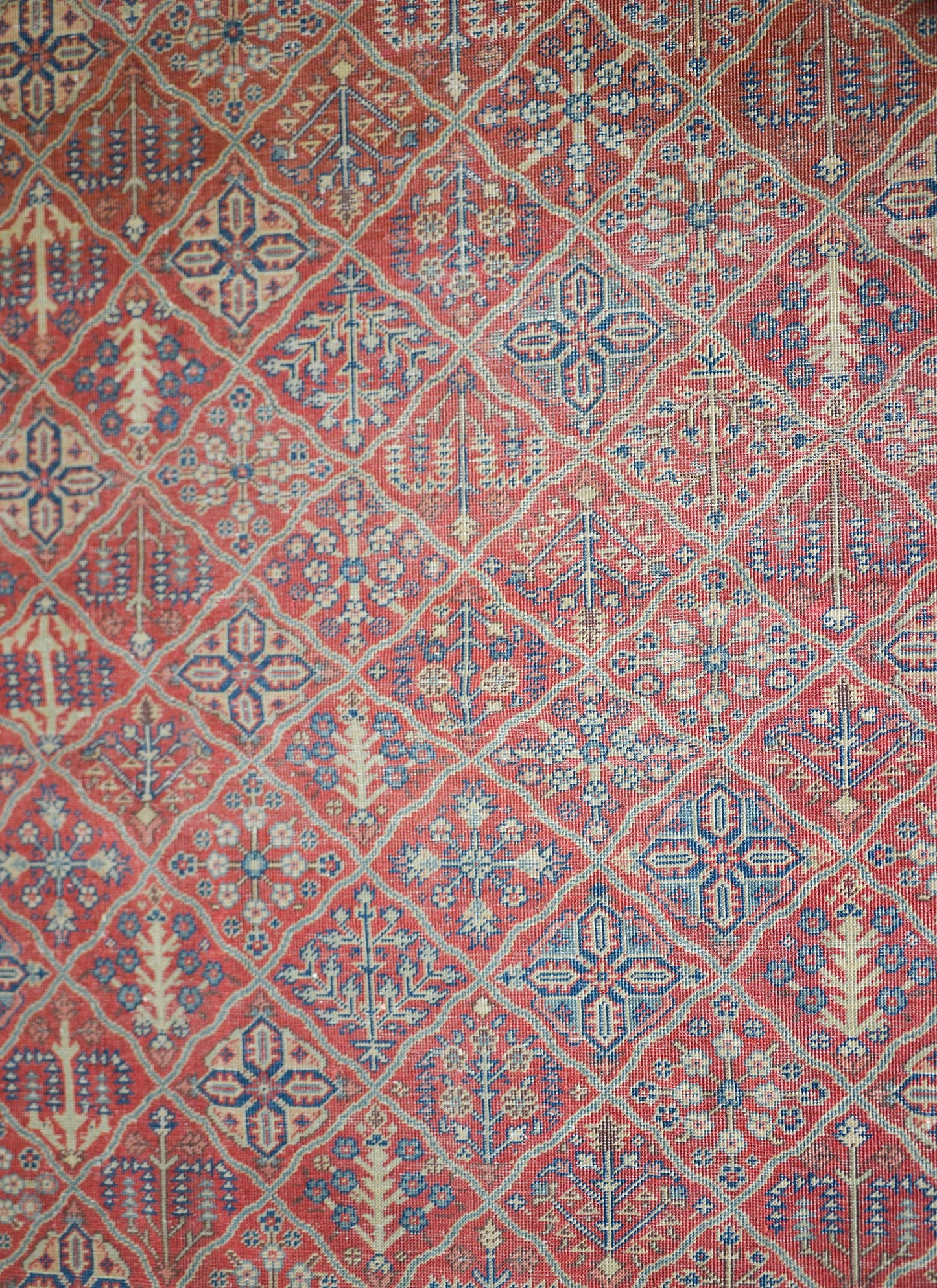 Early 20th Century Turkish Sivas Rug For Sale