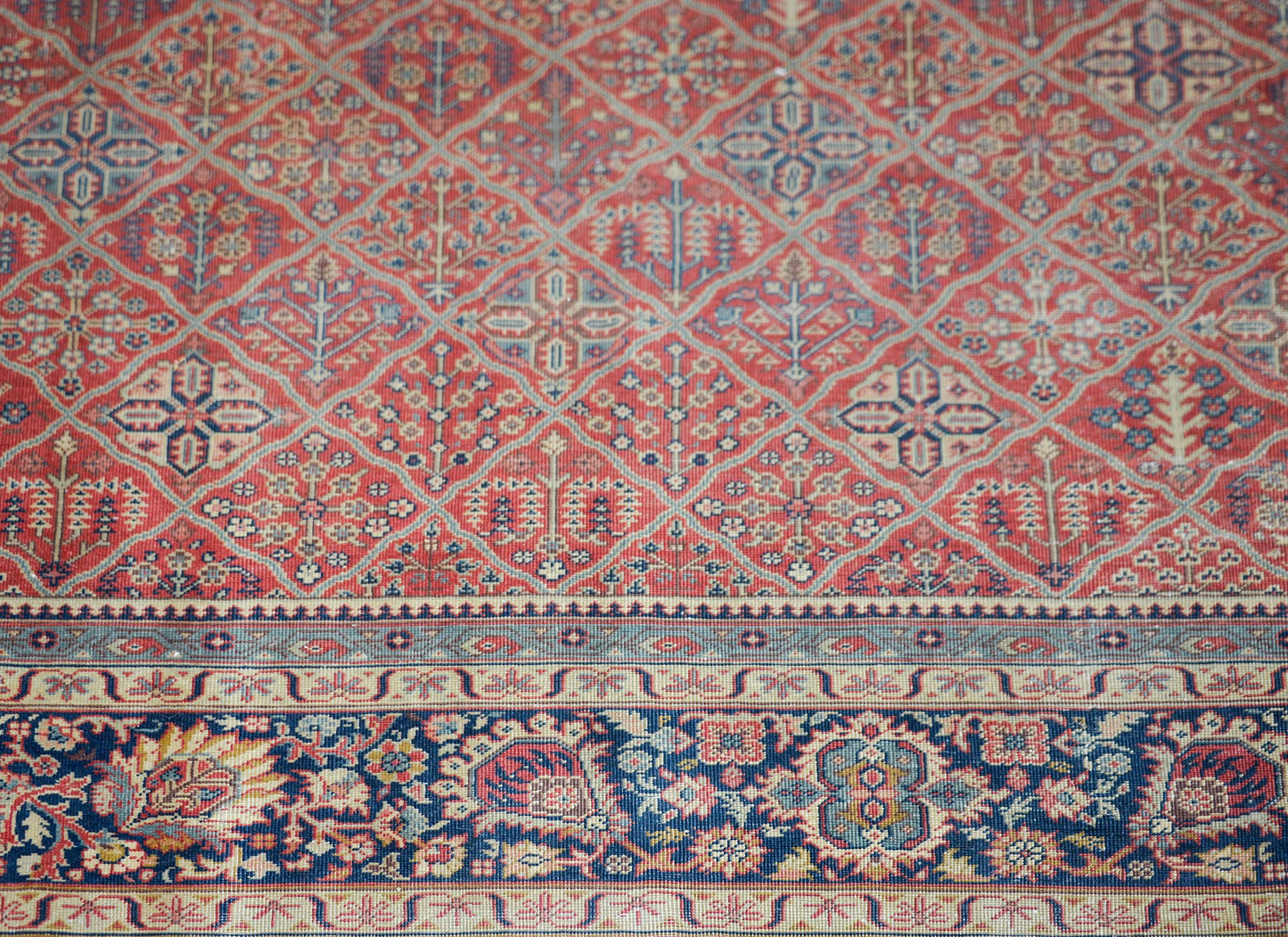 Early 20th Century Turkish Sivas Rug For Sale