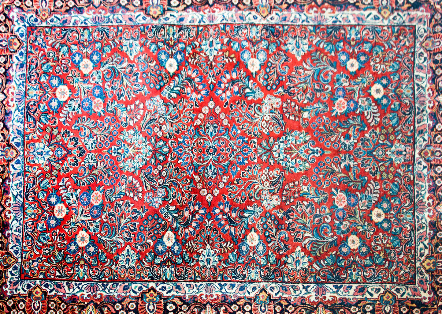 Early 20th Century Persian Sarouk Rug For Sale