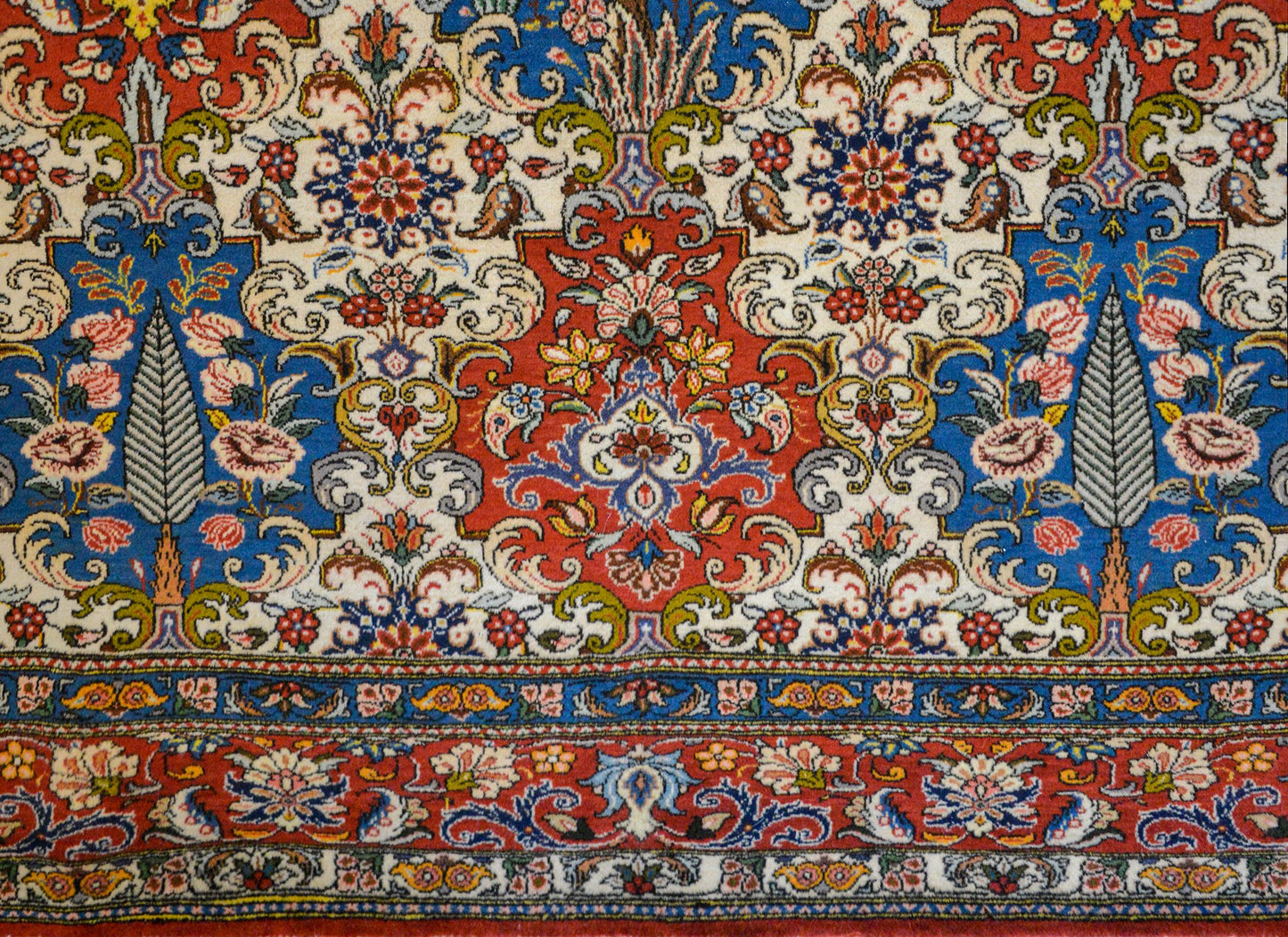 Outstanding Vintage Bakhtiari Rug For Sale