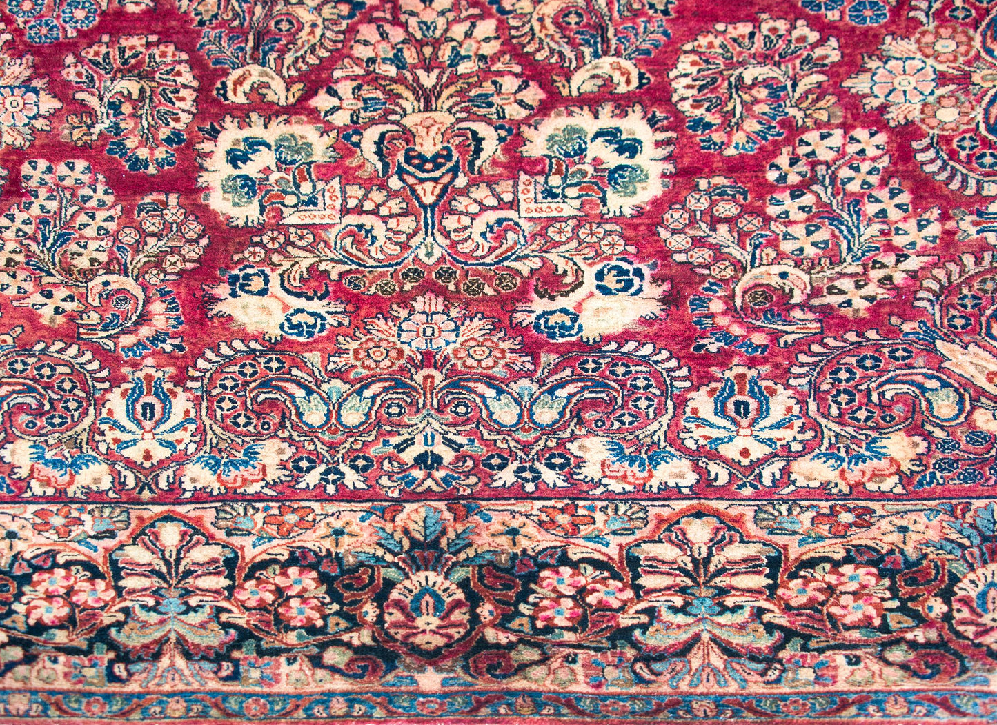 Early 20th Century Persian Sarouk Rug For Sale