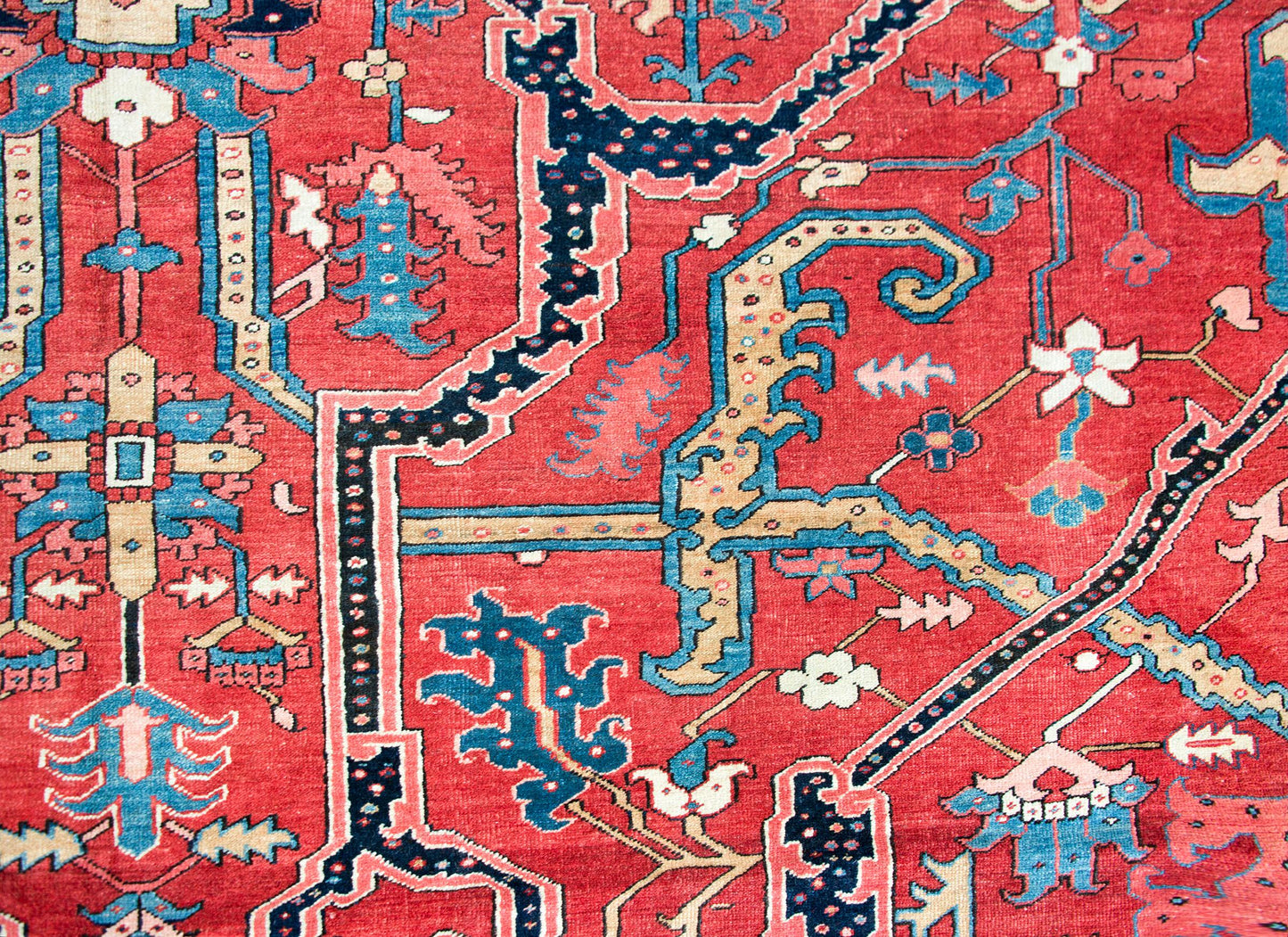 Late 19th Century Persian Serapi Rug For Sale