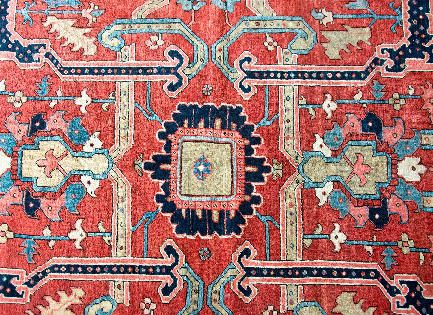 Late 19th Century Persian Serapi Rug For Sale