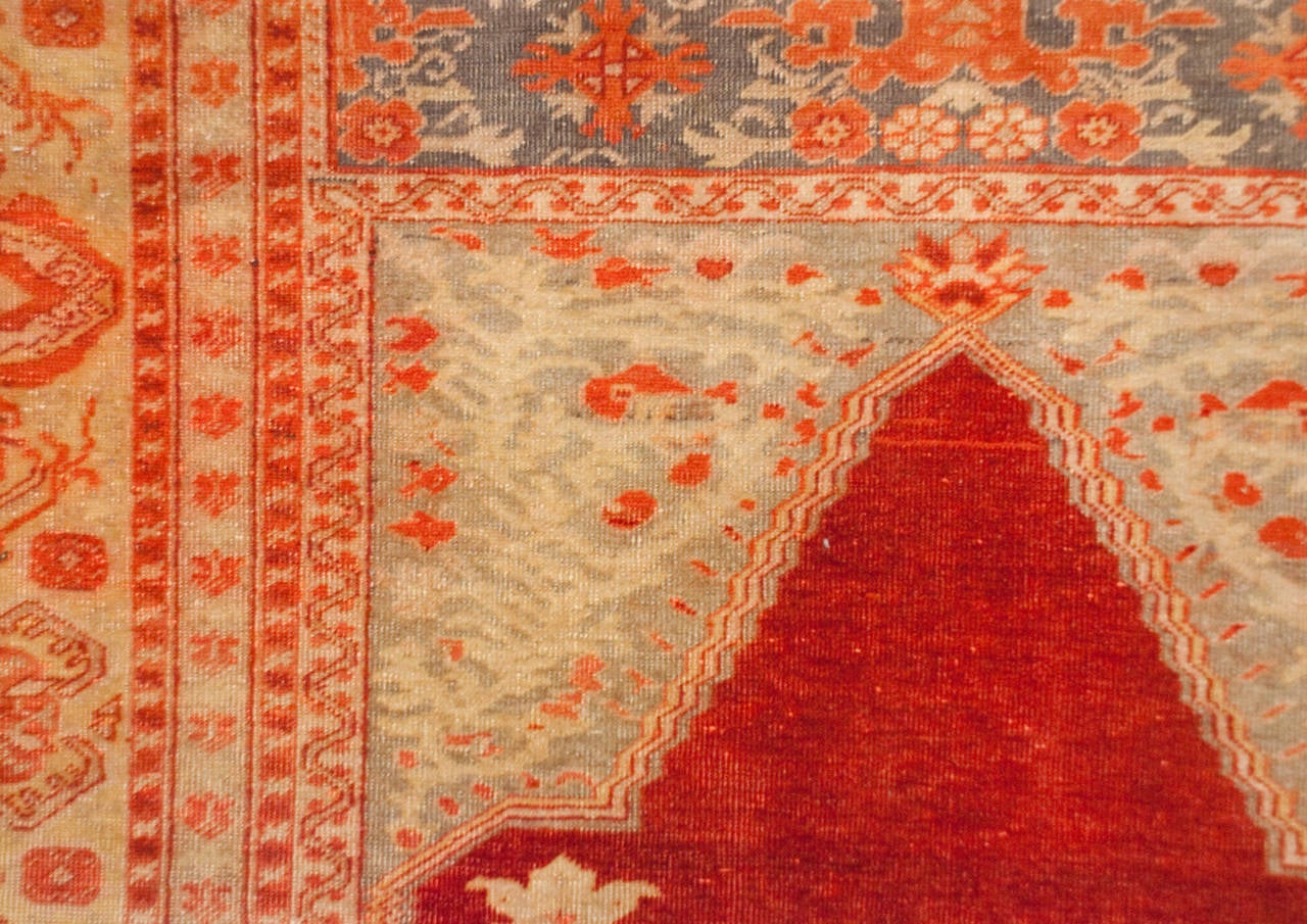 Early 20th Century Oushak Prayer Rug For Sale