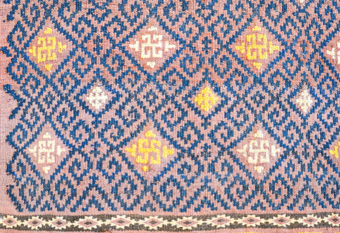 Early 20th Century Sumak Bag Face Rug For Sale