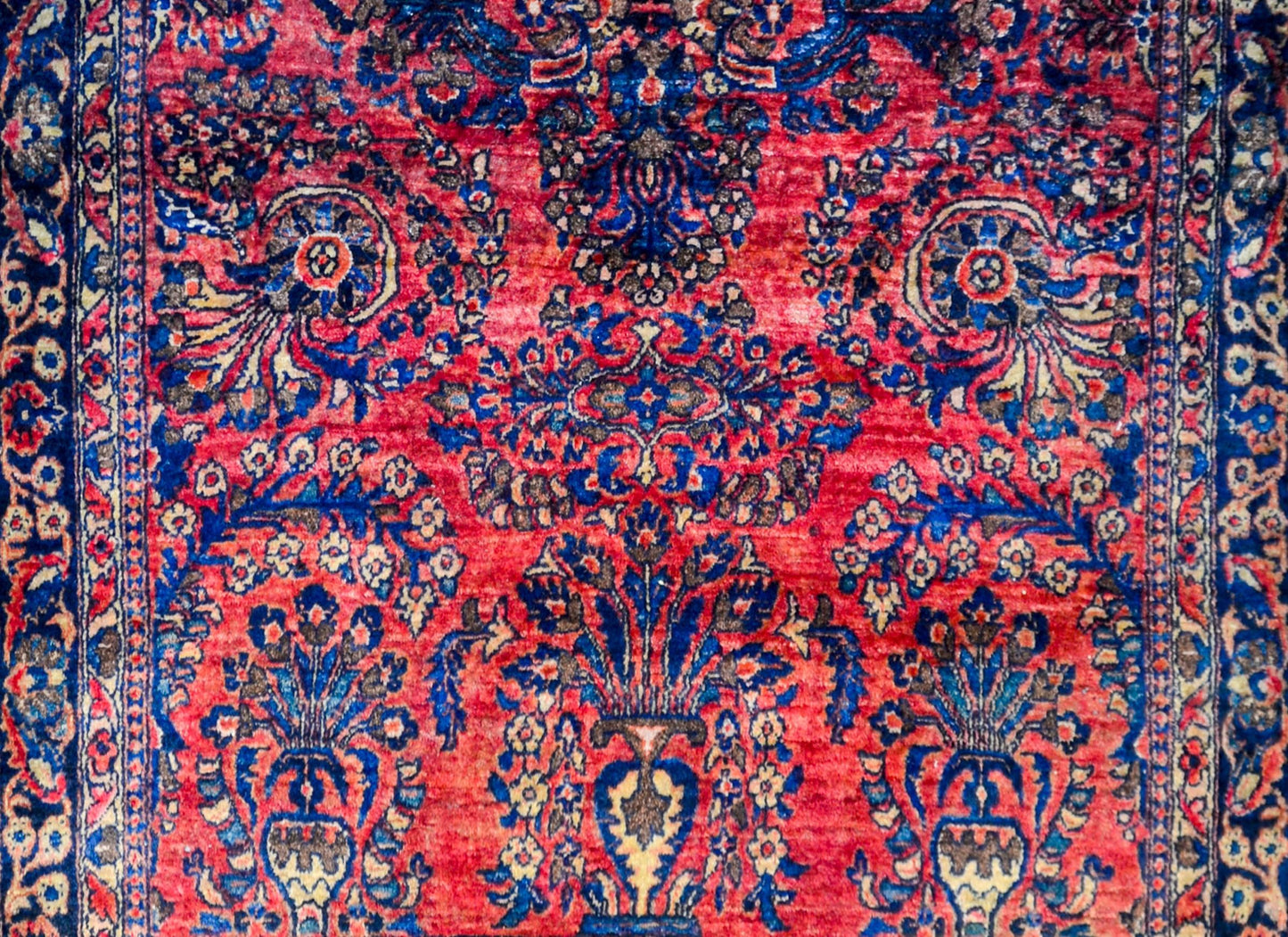 Beautiful Early 20th Century Sarouk Rug For Sale