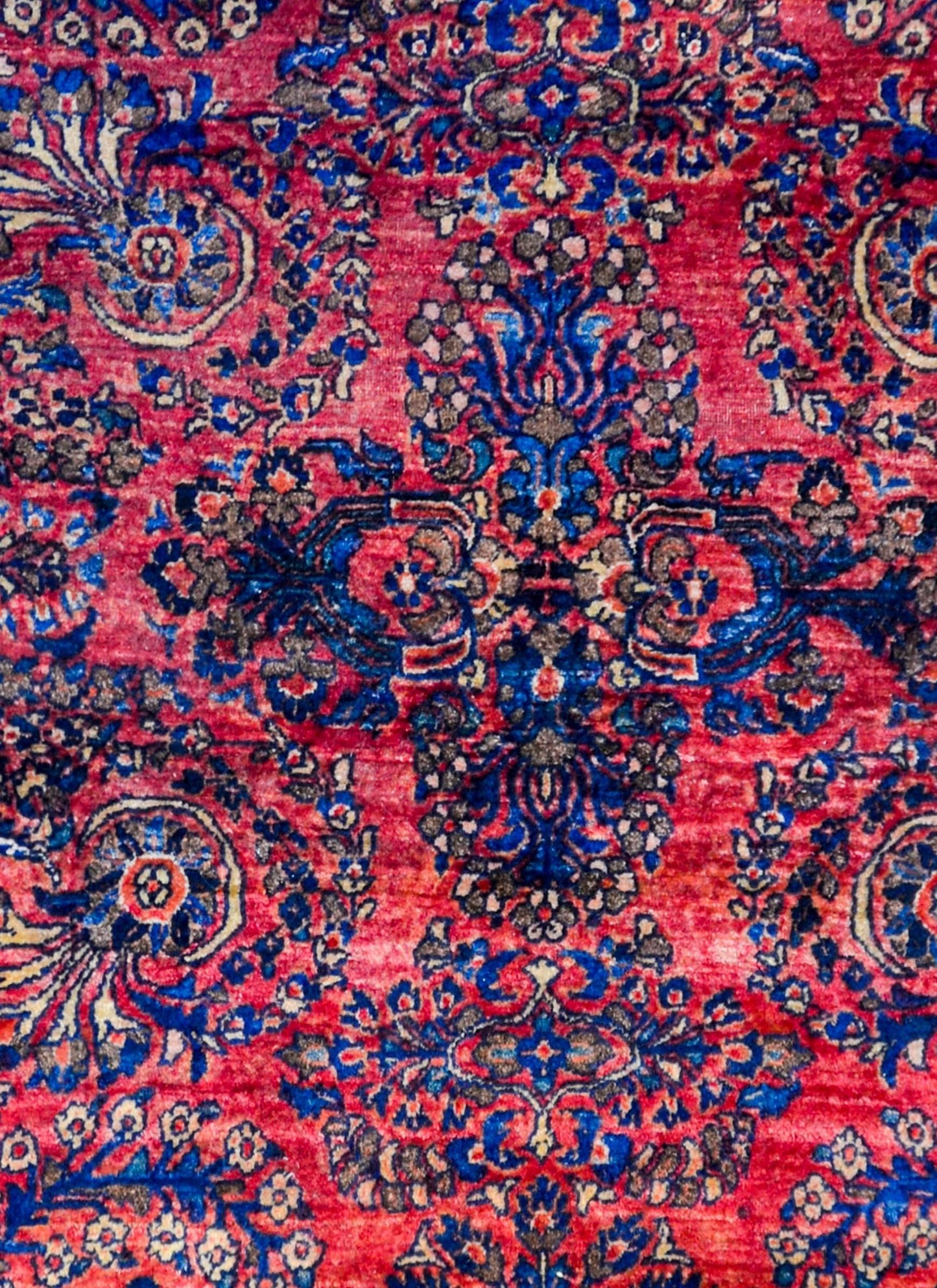 Beautiful Early 20th Century Sarouk Rug For Sale