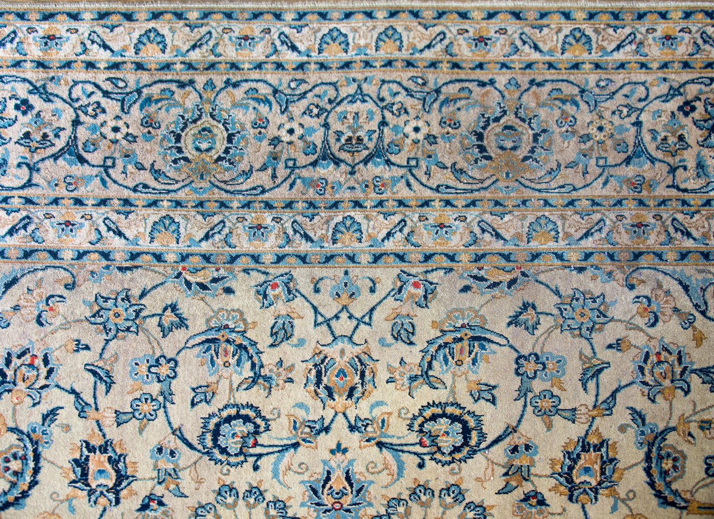 Early 20th Century Persian Kashan Rug For Sale