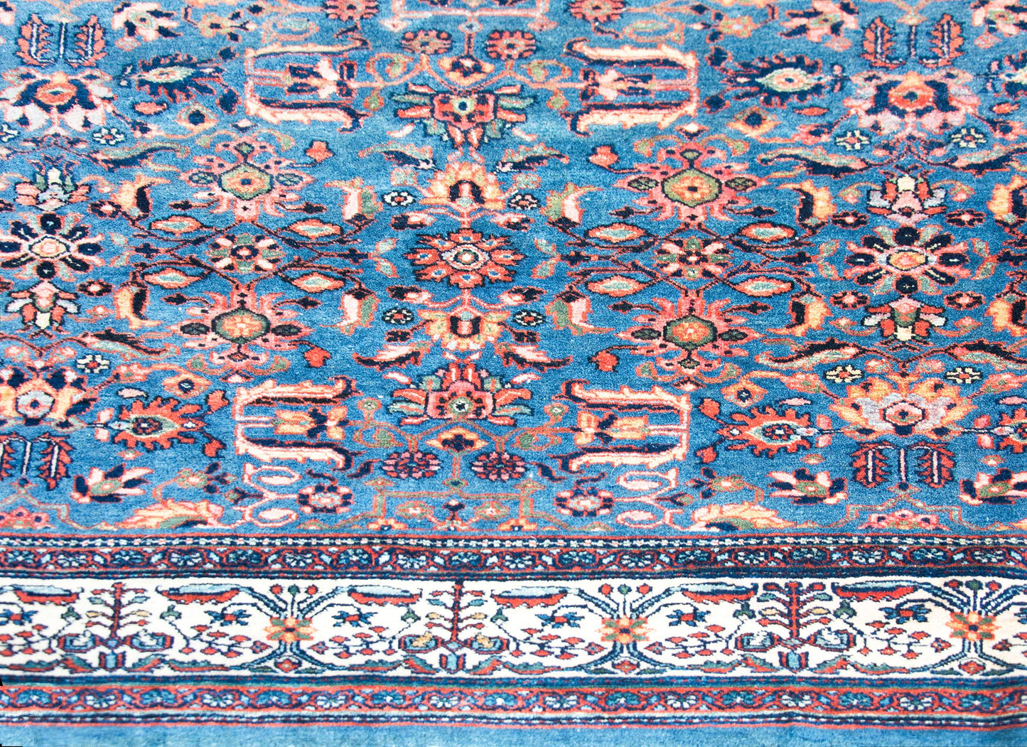 Early 20th Century Persian Bibikibad Rug For Sale
