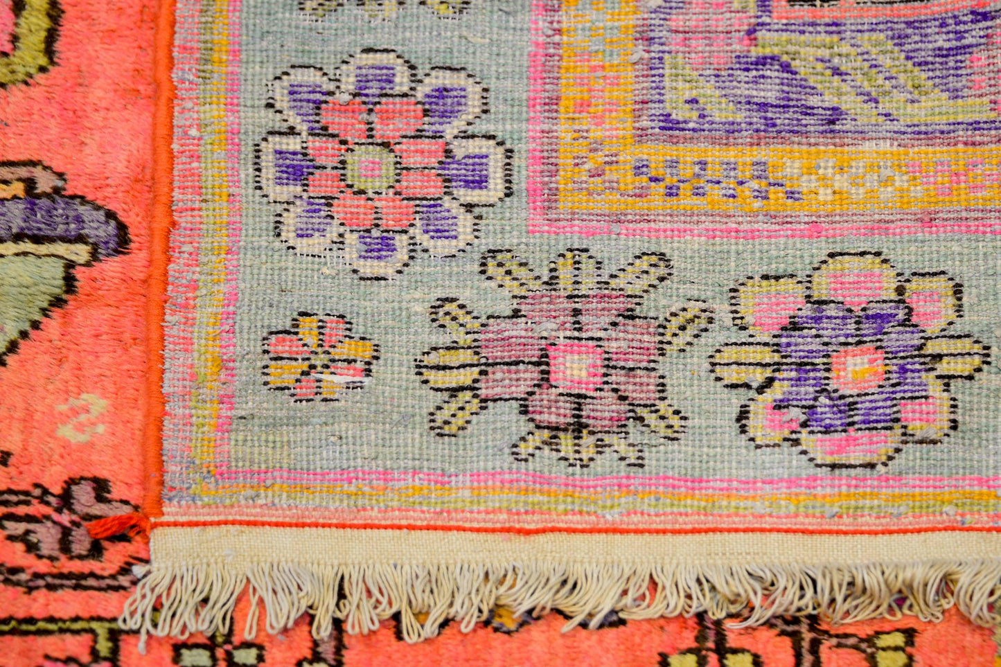 Wonderful Early 20th Century Pictorial Khotan Rug For Sale