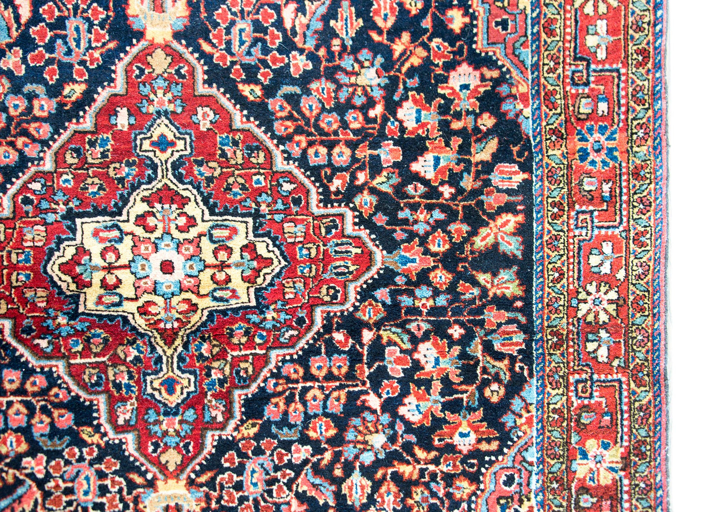 Early 20th Century Persian Bidjar Rug For Sale