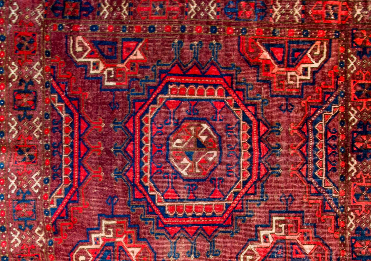 Wonderful Early 20th Century Juval Bag Face Rug For Sale