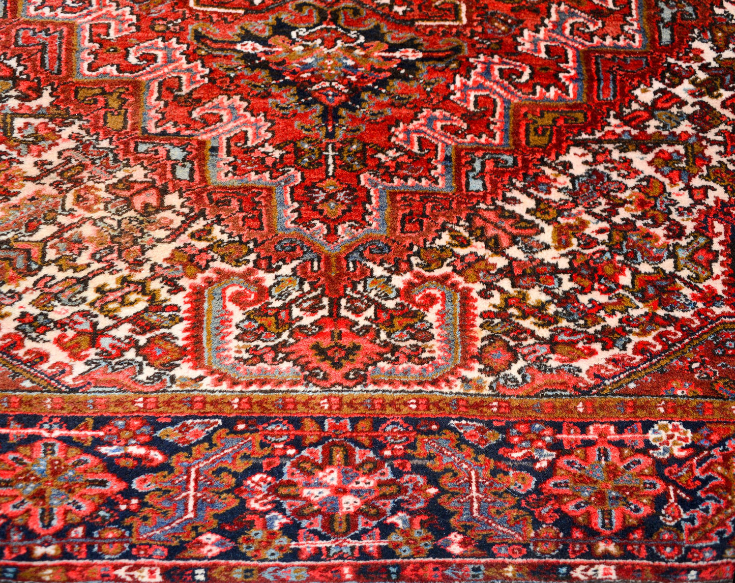 Late 20th Century Persian Heriz Rug For Sale