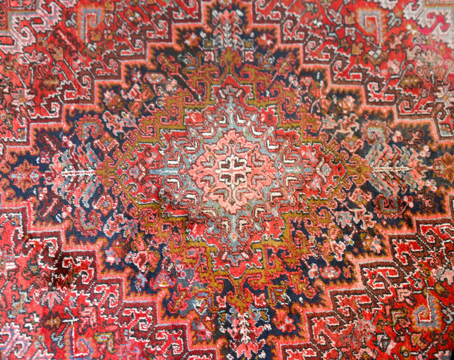 Late 20th Century Persian Heriz Rug For Sale