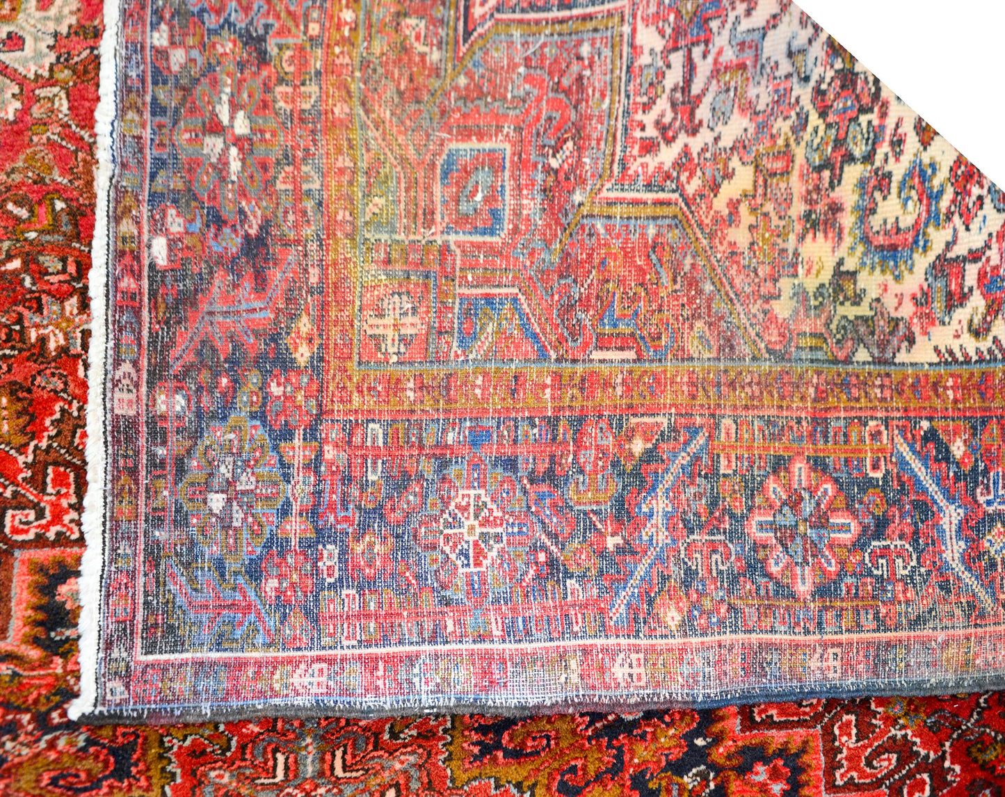 Late 20th Century Persian Heriz Rug For Sale