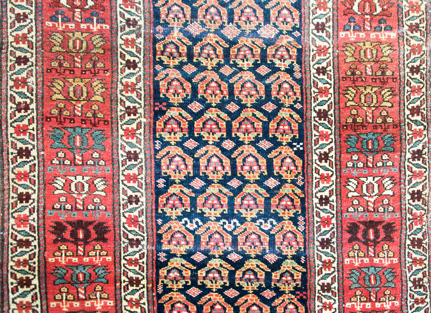 Early 20th Century Persian Bidjar Rug For Sale