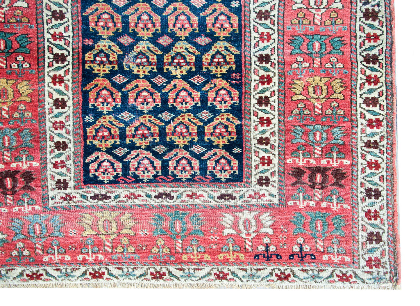 Early 20th Century Persian Bidjar Rug For Sale