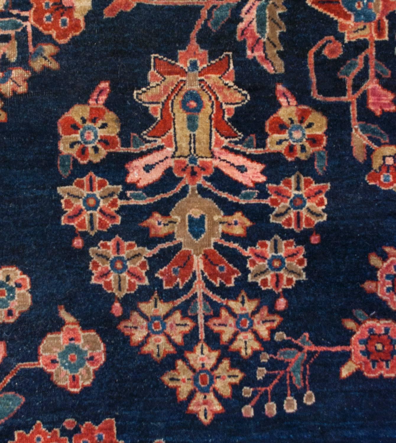 Early 20th Century Sarouk Rug For Sale