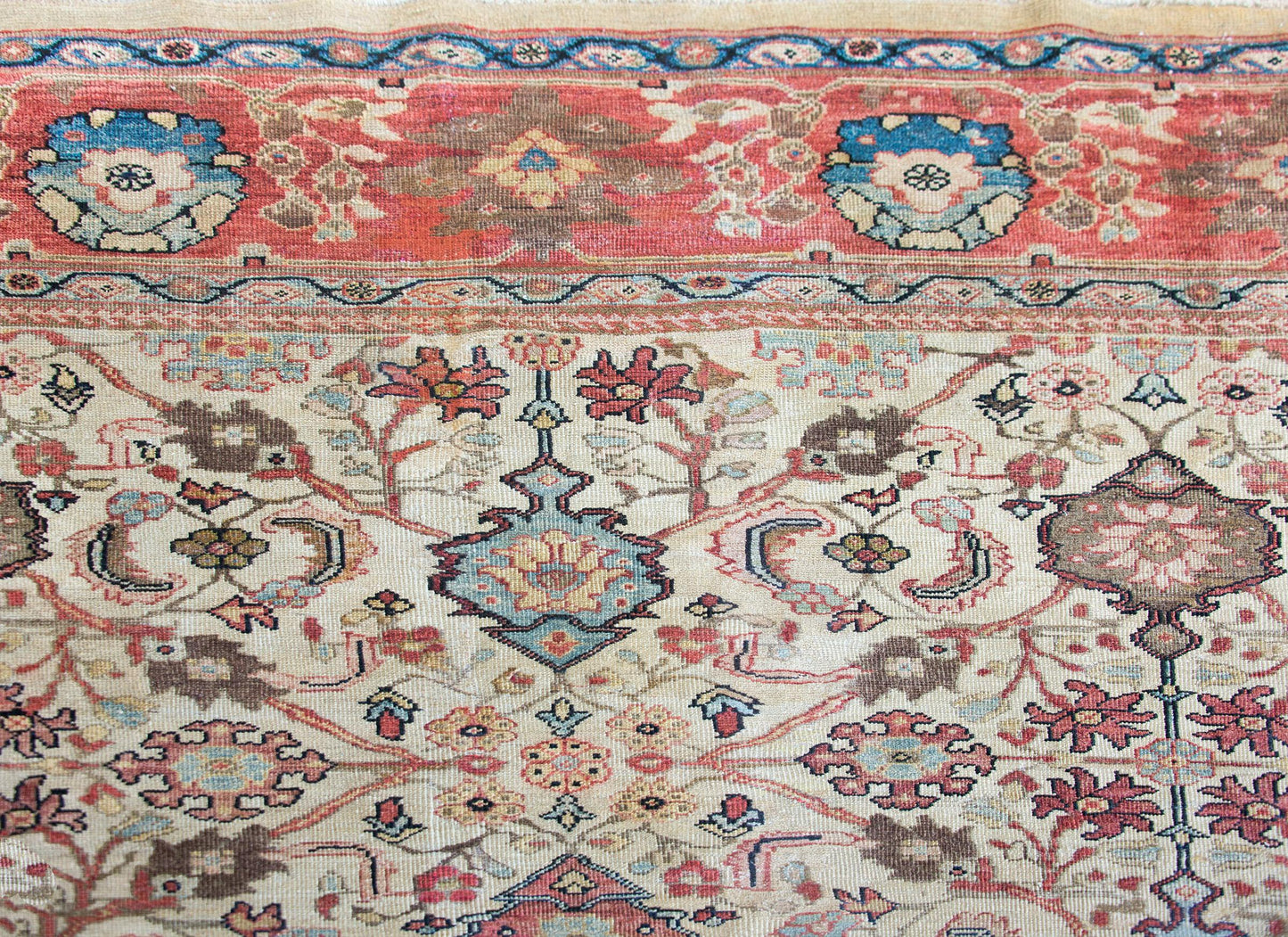 Early 20th Century Persian Sultanabad Rug For Sale