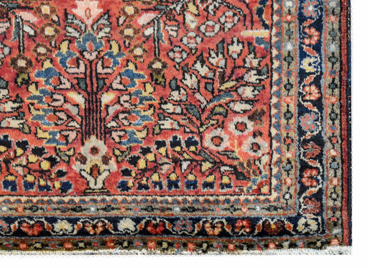 Early 20th Century Sarouk Rug For Sale