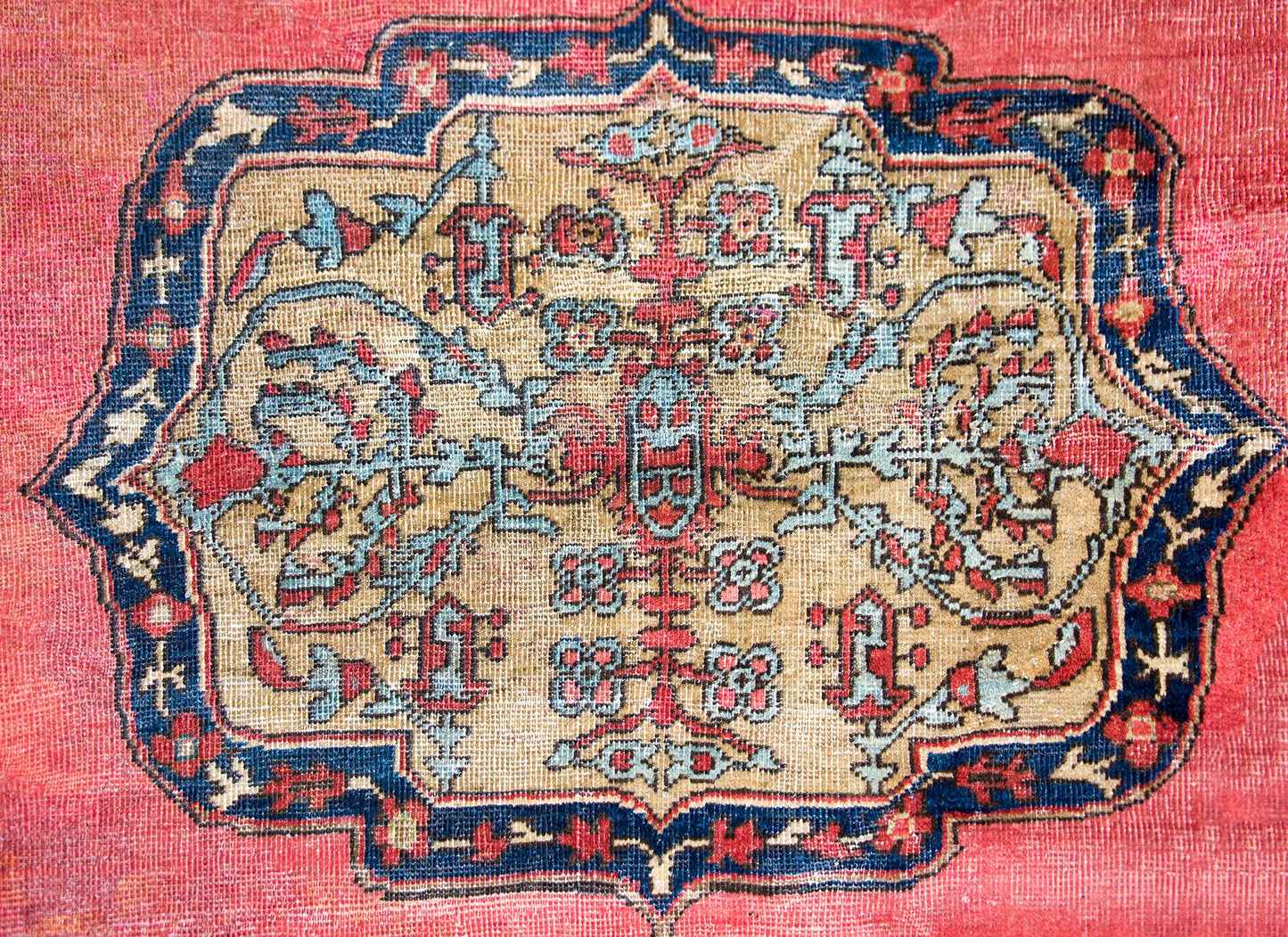 Early 20th Century Persian Sultanabad Rug For Sale