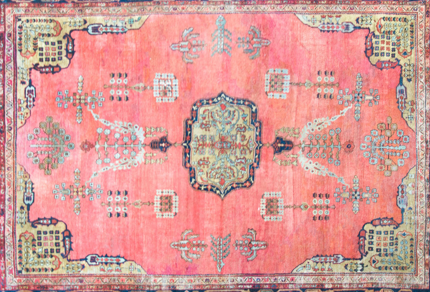 Early 20th Century Persian Sultanabad Rug For Sale