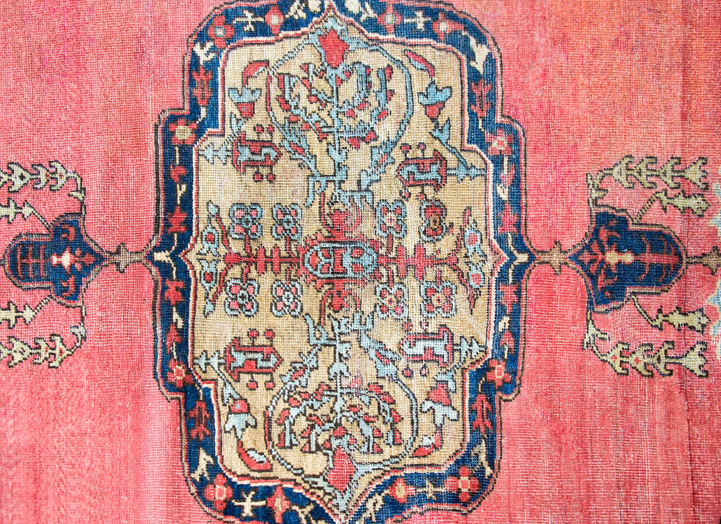 Early 20th Century Persian Sultanabad Rug For Sale
