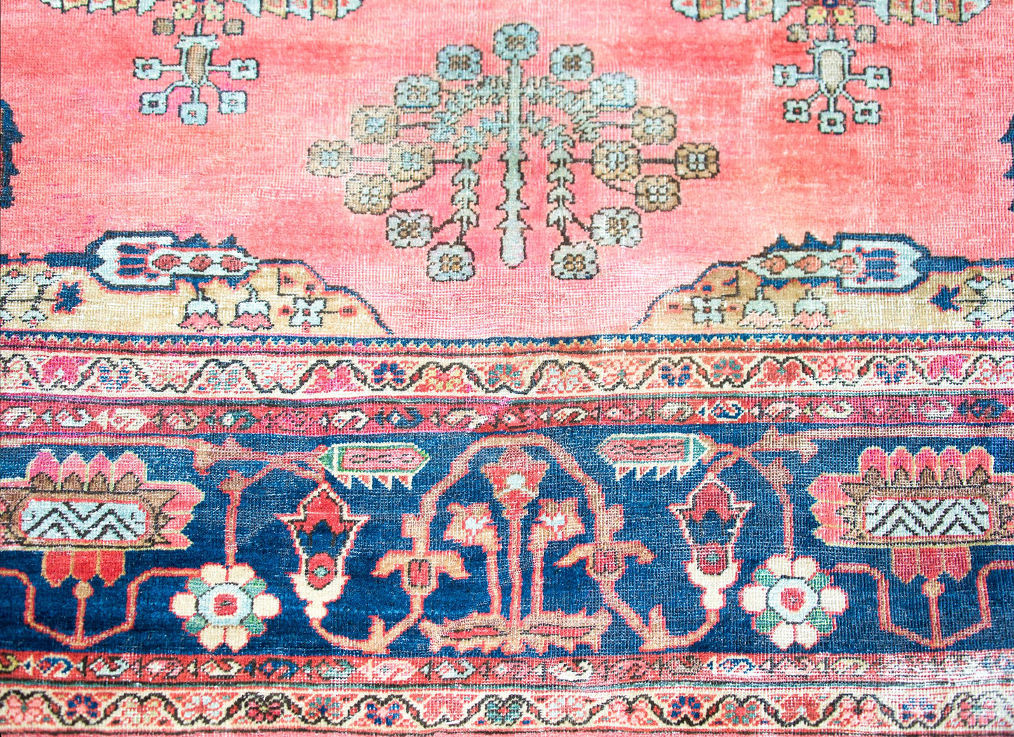 Early 20th Century Persian Sultanabad Rug For Sale