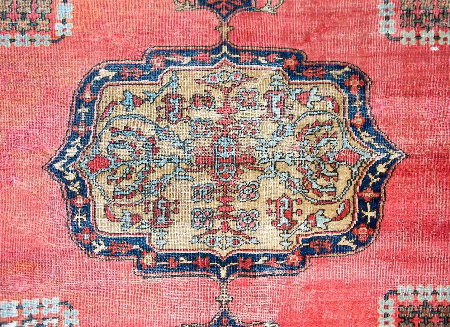 Early 20th Century Persian Sultanabad Rug For Sale