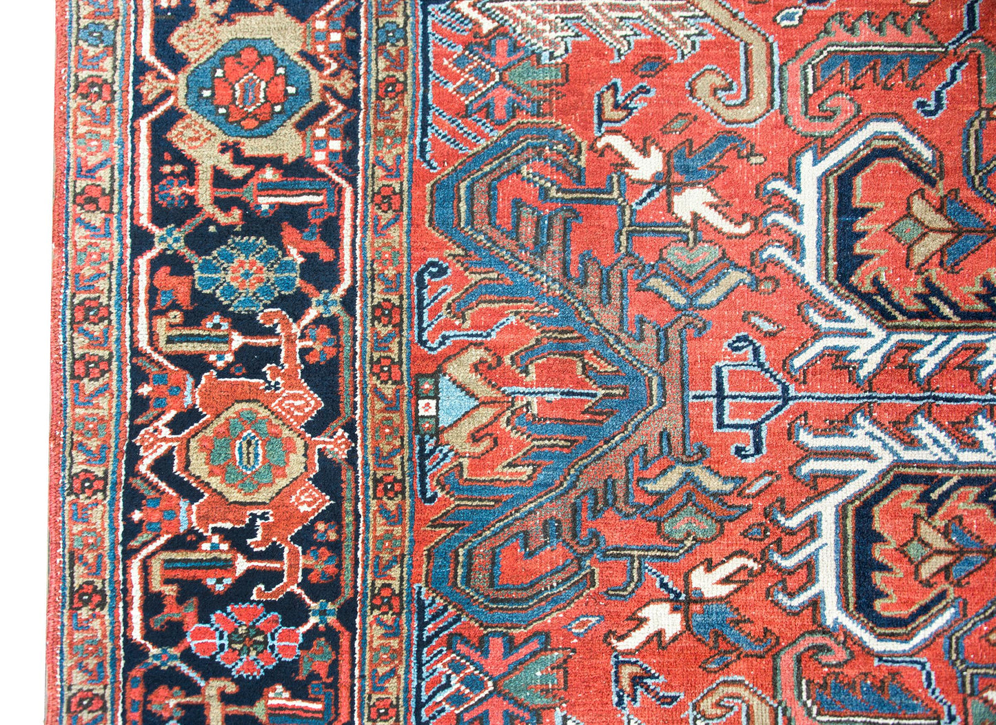 Early 20th Century Persian Heriz Rug For Sale