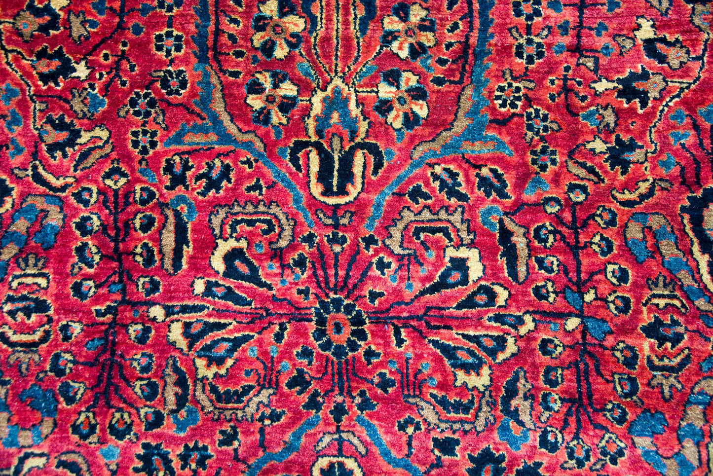 Early 20th Century Persian Sarouk Rug For Sale