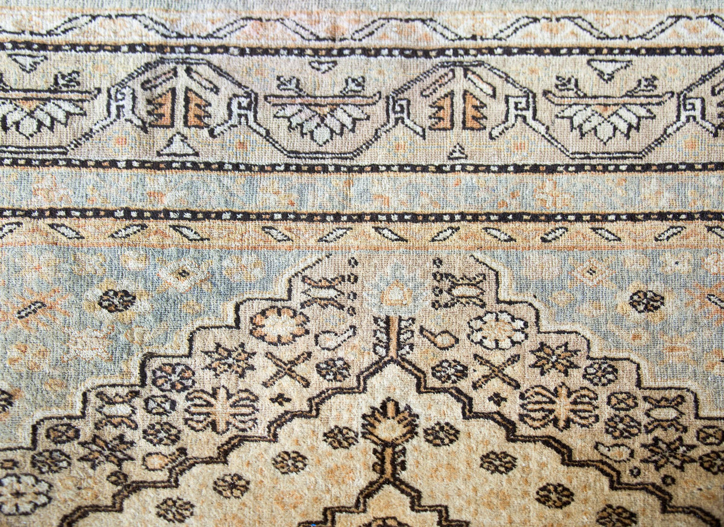 Early 20th Century Central Asian Samarghand Rug For Sale