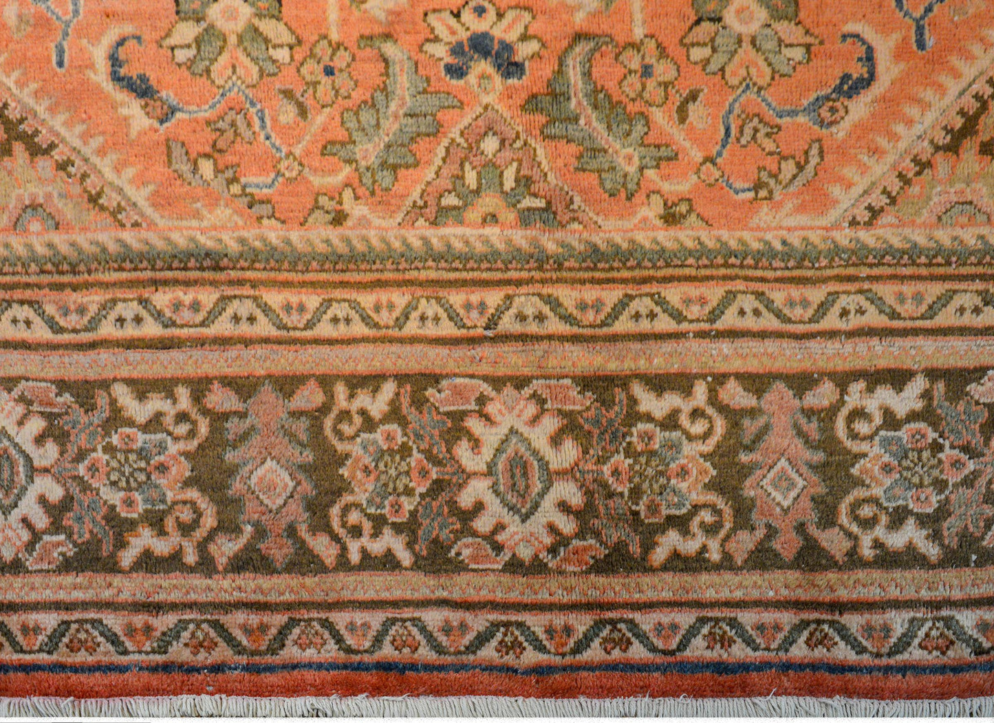 20th Century Mushkabad Rug For Sale