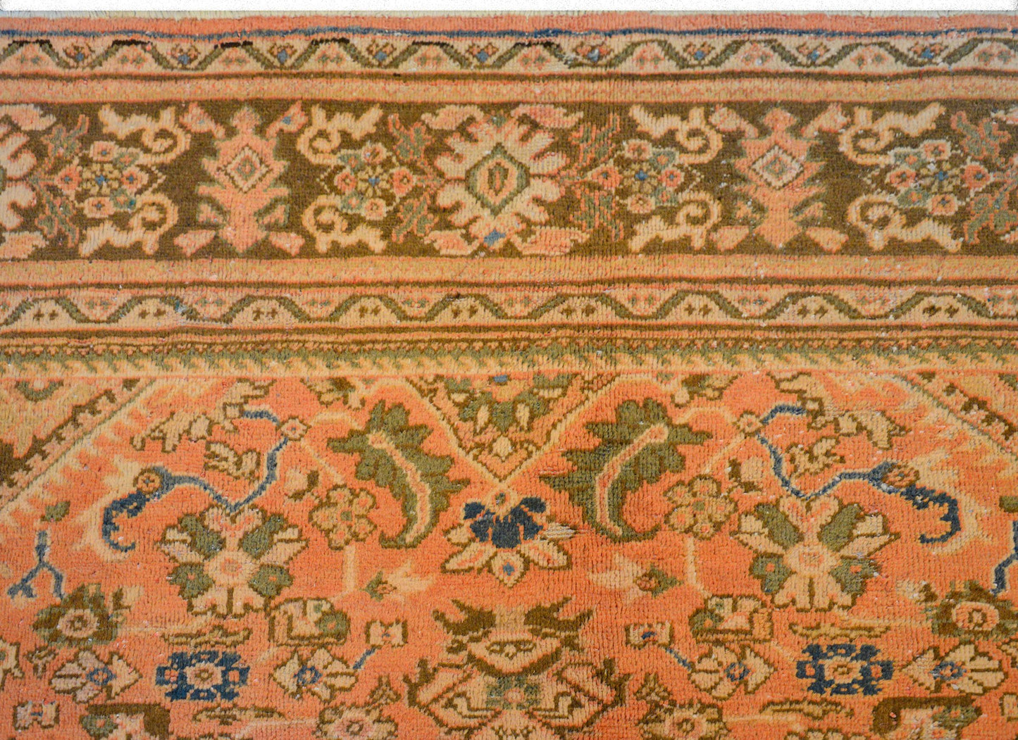 20th Century Mushkabad Rug For Sale