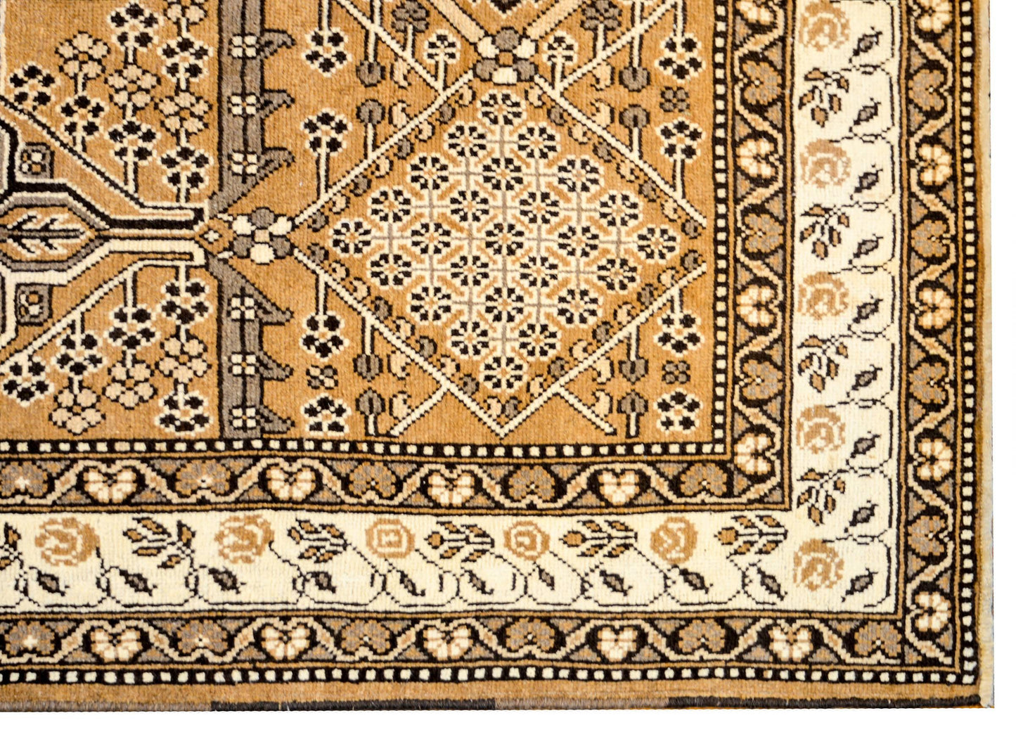 Wonderful Early 20th Century Bakhtiari Rug For Sale