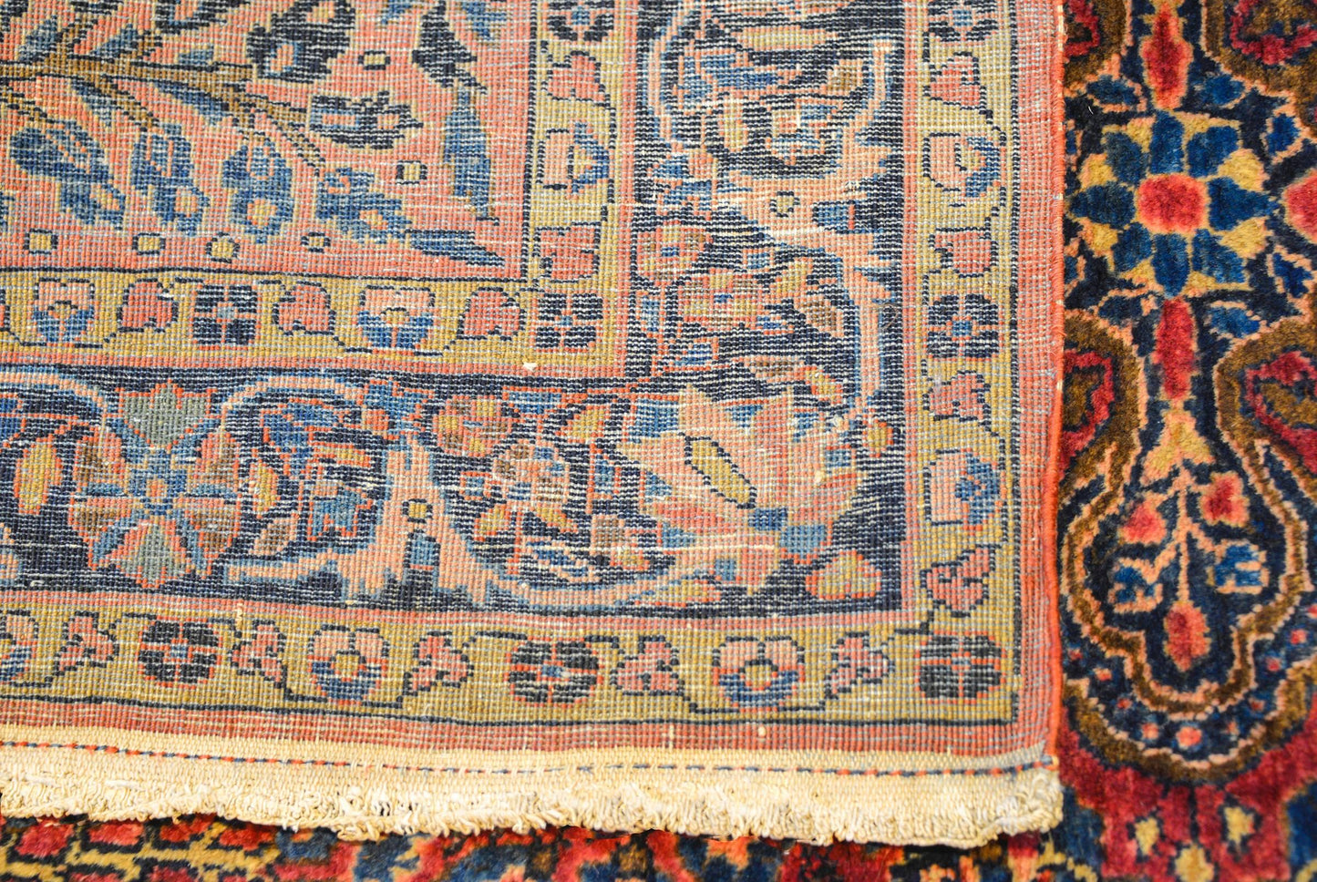 Early 20th Century Sarouk Rug For Sale