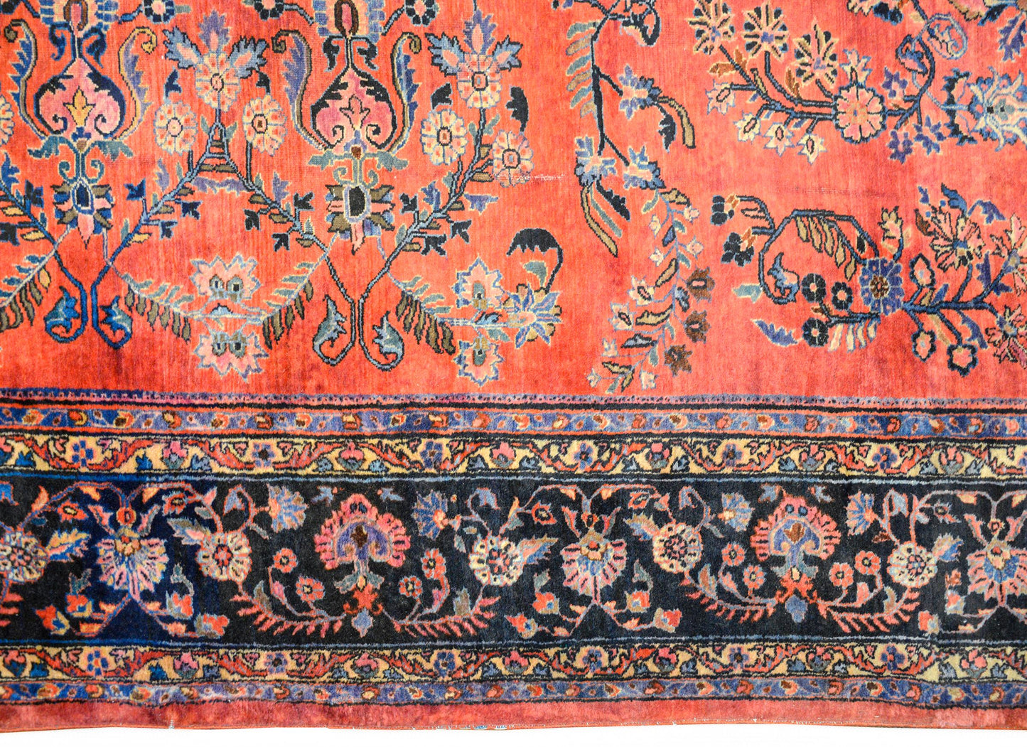 Wonderful Early 20th Century Sarouk Mahajeran For Sale