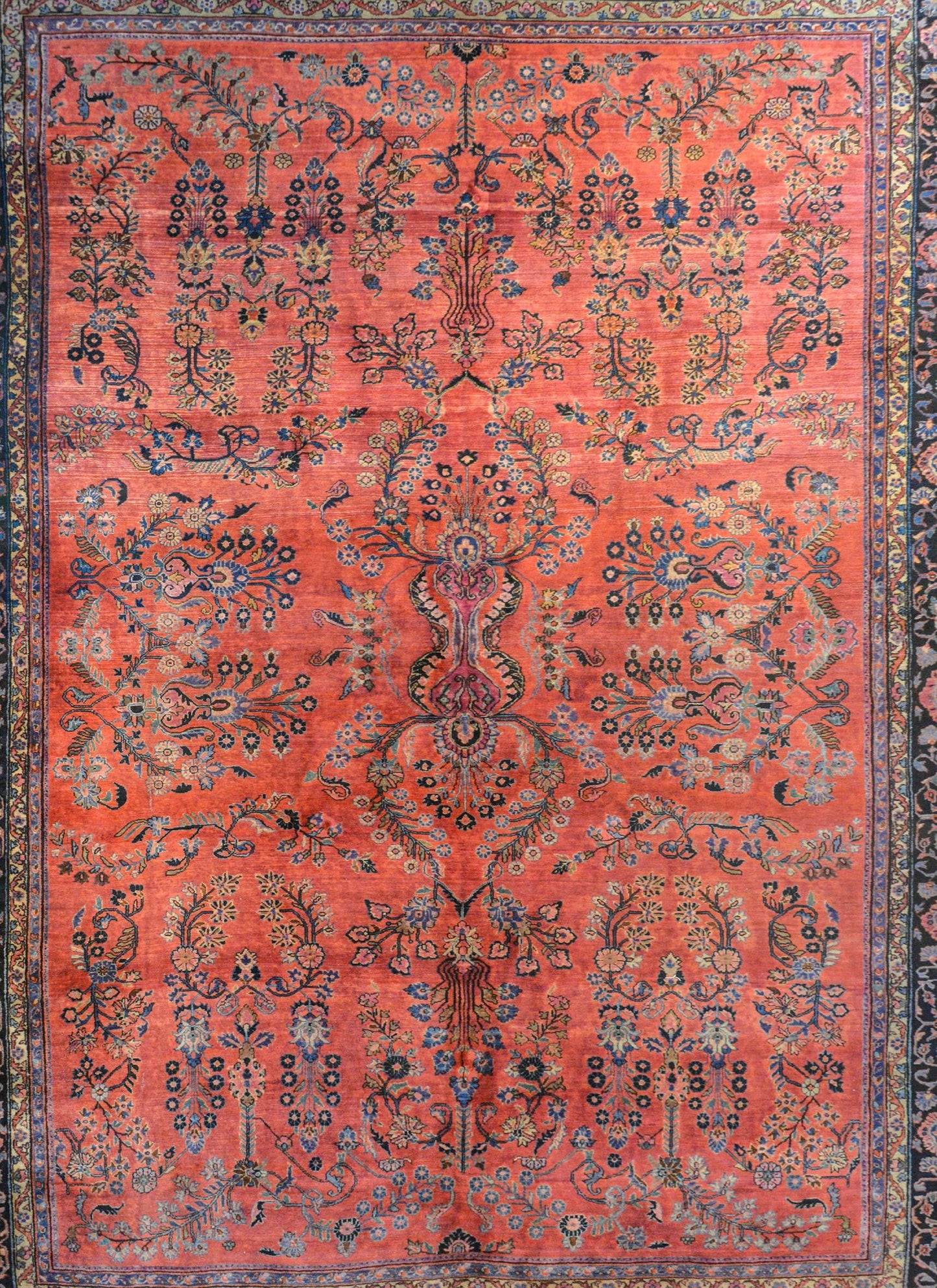 Wonderful Early 20th Century Sarouk Mahajeran For Sale