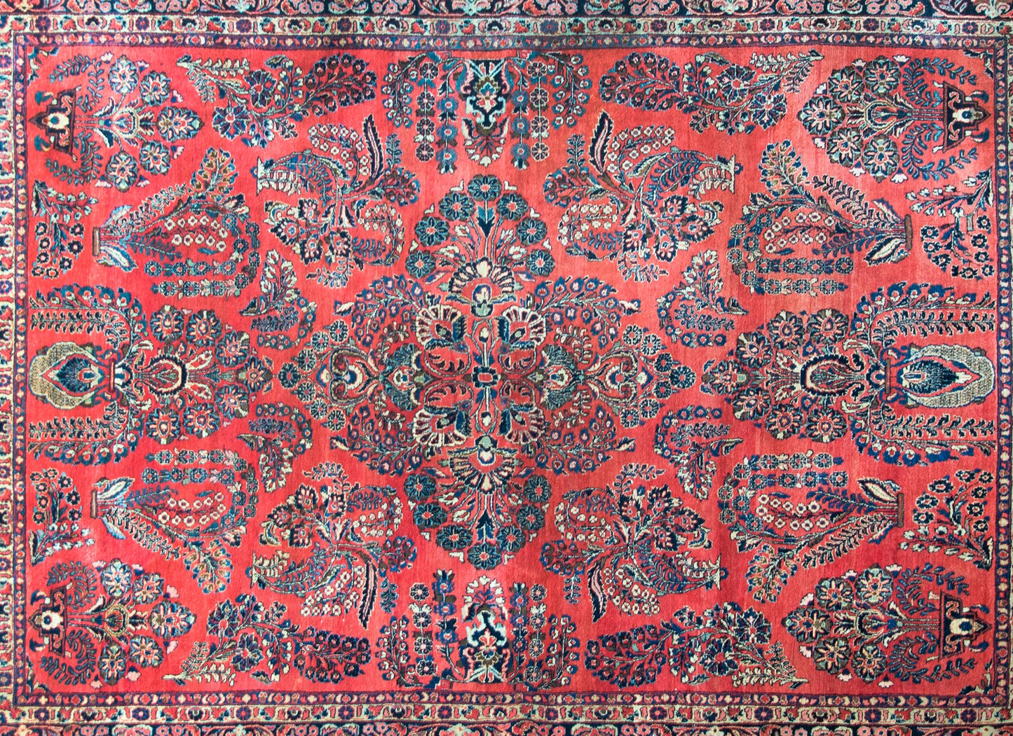 Early 20th Century Persian Sarouk Rug For Sale