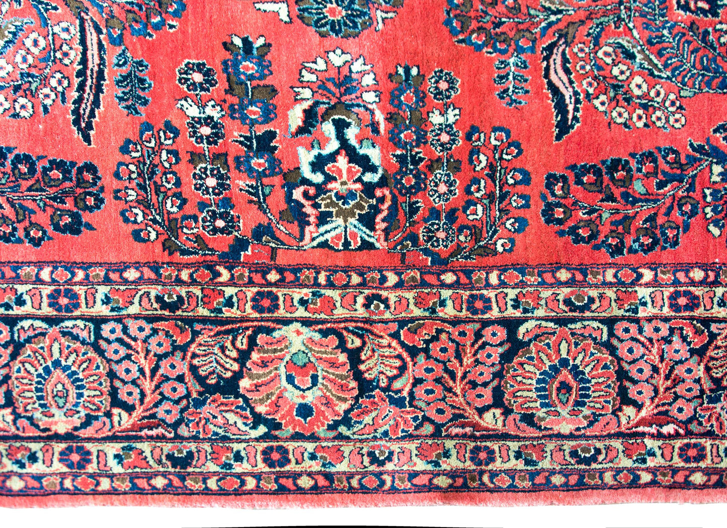 Early 20th Century Persian Sarouk Rug For Sale