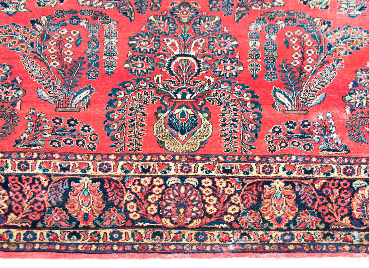 Early 20th Century Persian Sarouk Rug For Sale