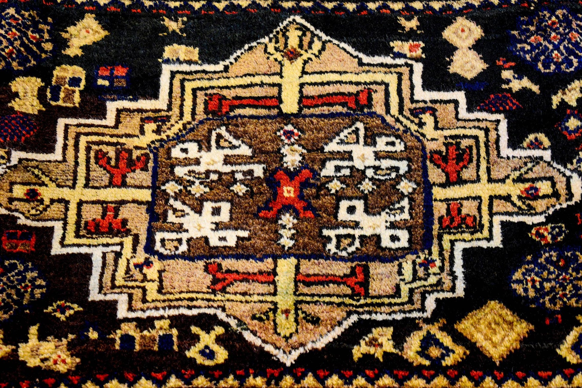Early 20th Century Azeri Rug For Sale