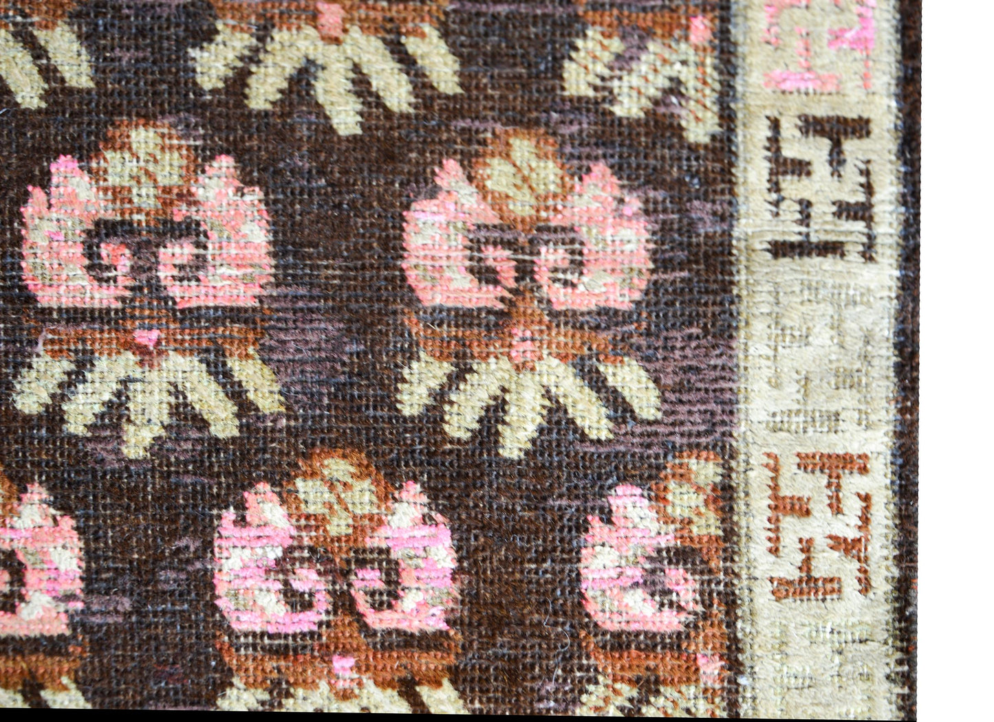 Early 20th Century Samarkand Rug For Sale