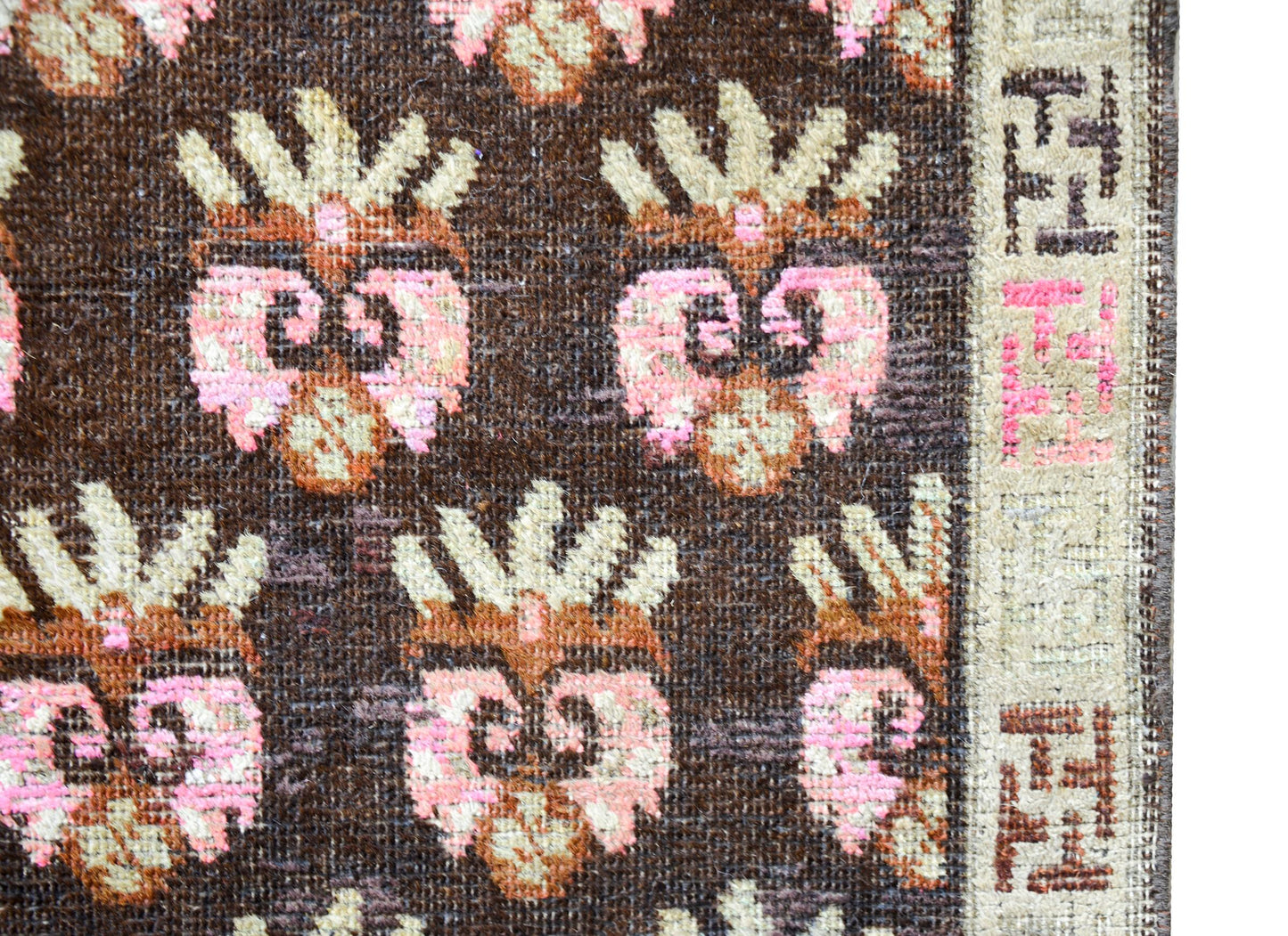 Early 20th Century Samarkand Rug For Sale