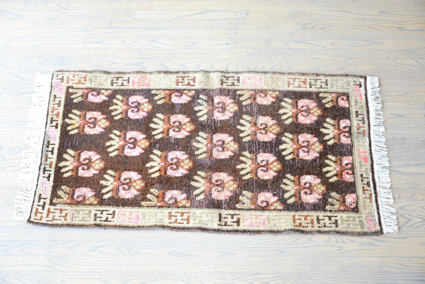 Early 20th Century Samarkand Rug For Sale