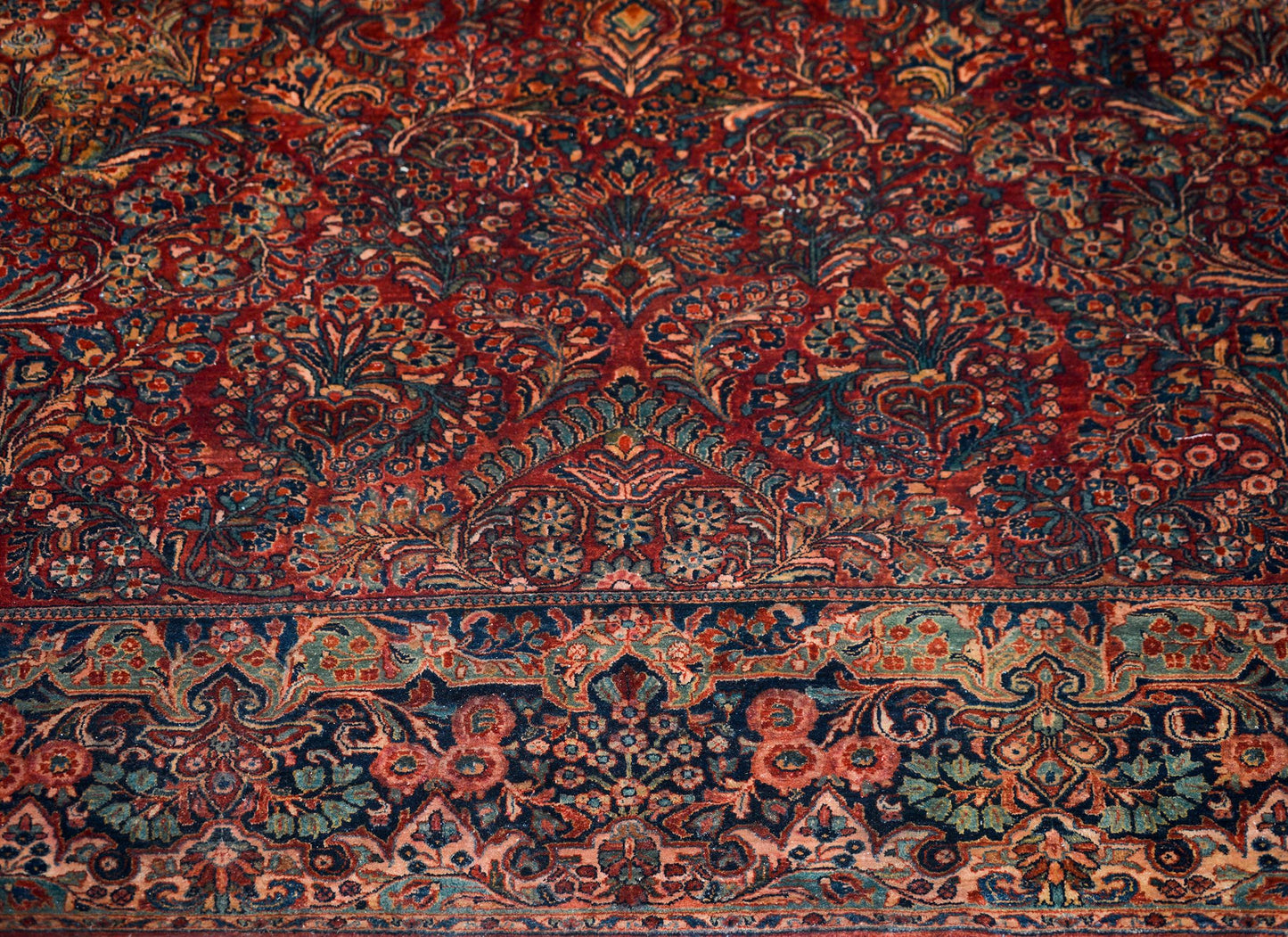 Outstanding Early 20th Century Sarouk Rug For Sale
