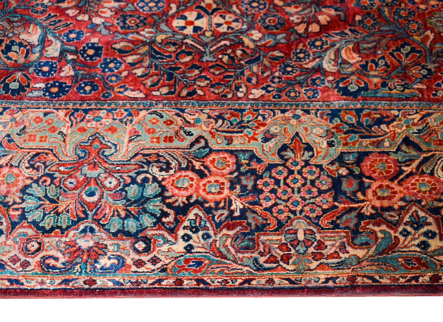 Outstanding Early 20th Century Sarouk Rug For Sale