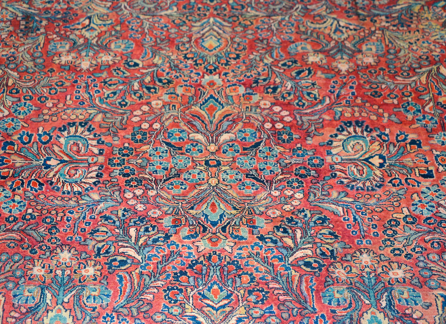 Outstanding Early 20th Century Sarouk Rug For Sale