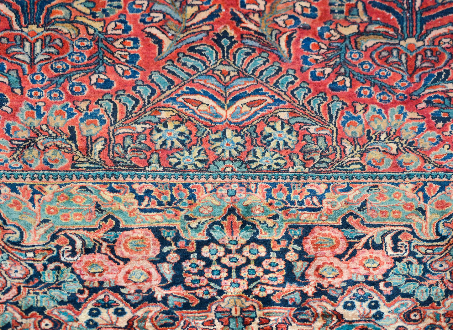 Outstanding Early 20th Century Sarouk Rug For Sale
